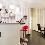 לינה וארוחת בוקר Deko 4*